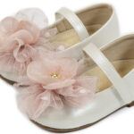 Γοβάκι Μονή Μπαρέτα με Λουλούδι Εκρού-Ροζ