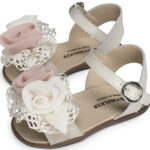 Δερμάτινο Πέδιλο  Διακοσμημένο με Λουλούδια και Δαντέλα Εκρου-Ροζ