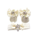 Χειροποίητο σετ παπουτσάκι αγκαλιάς και κορδέλα " off white φιόγκος με ασημί στρας και 3D κορώνα με δάκρυ”