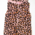 Αμάνικο μπουφάν ροζ λεοπάρ