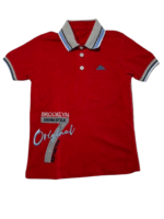 Σετ με κόκκινη μπλούζα πόλο & τζιν βερμούδα - Image 2