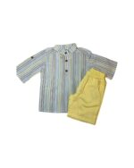 Σετ αγοριού με ριγέ πουκάμισο και κιτρινωπό σορτσάκι
