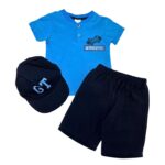 σετ αγοριού με μπλε μπλούζα, σορτσάκι και καπέλο